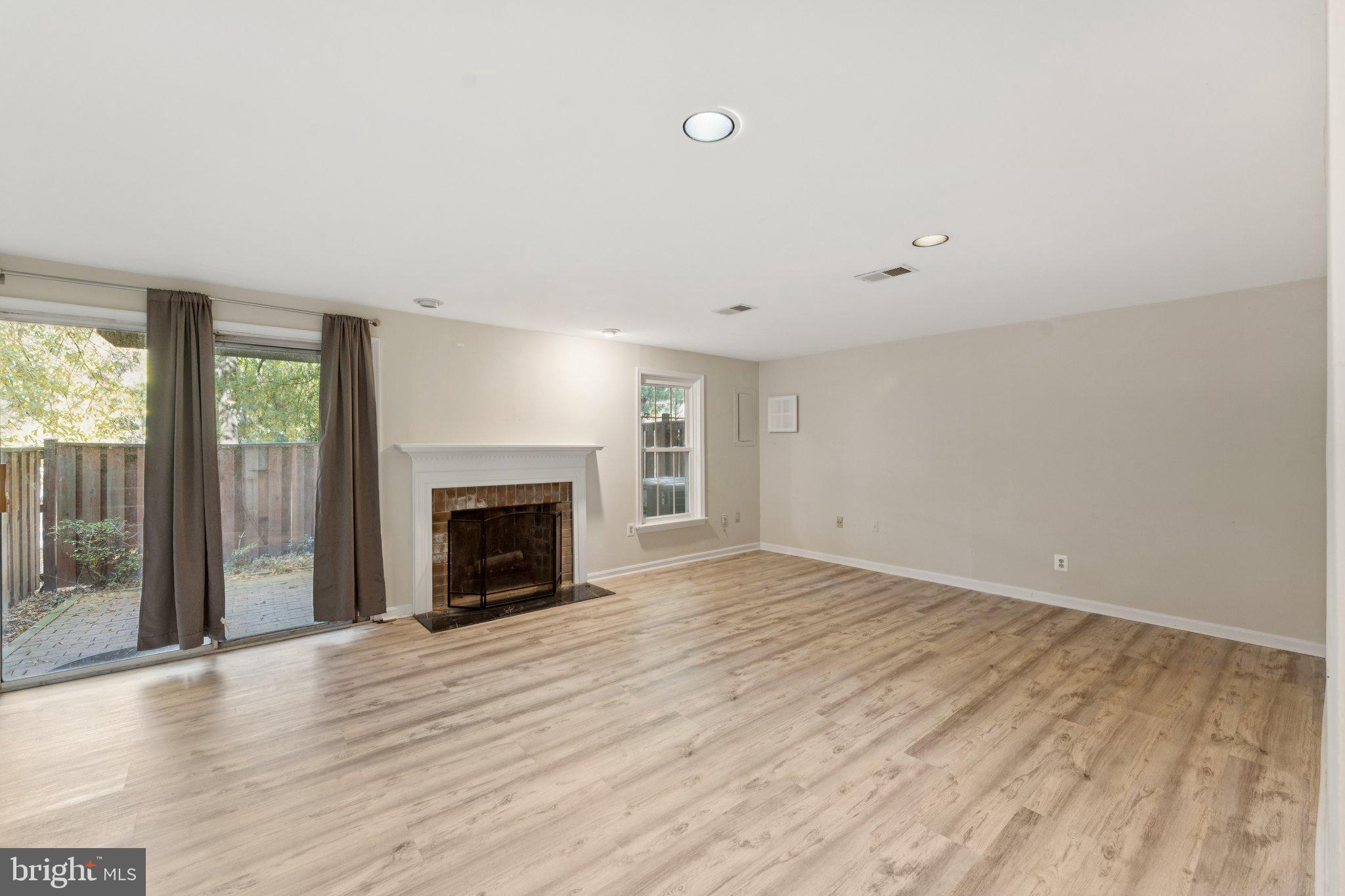 4024 NICHOLAS COURT