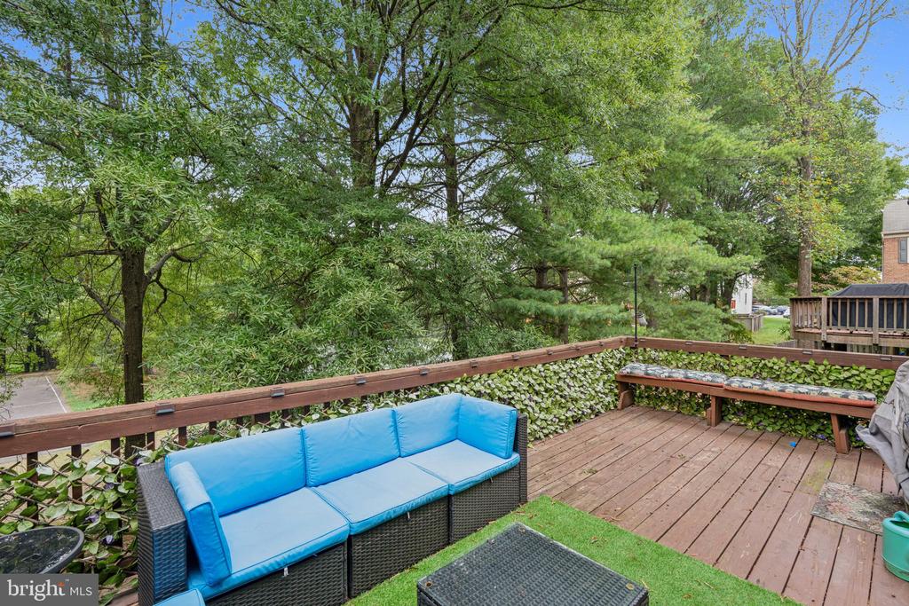4024 NICHOLAS COURT