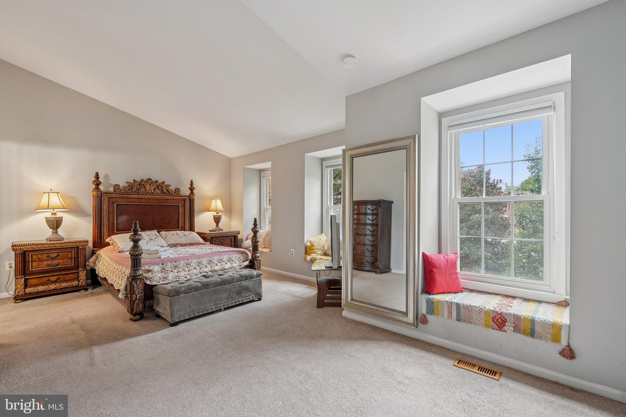 4024 NICHOLAS COURT