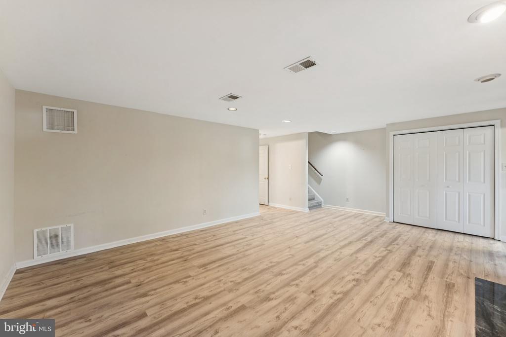 4024 NICHOLAS COURT