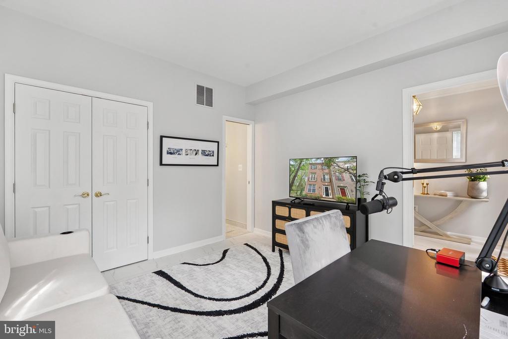 12045 OVERBRIDGE LANE