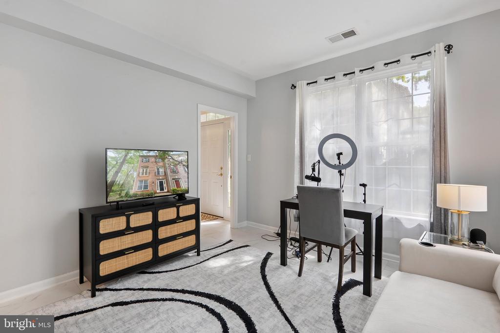 12045 OVERBRIDGE LANE