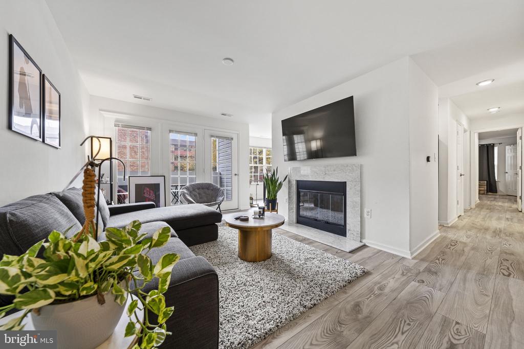 6425 RICHMOND HIGHWAY 201