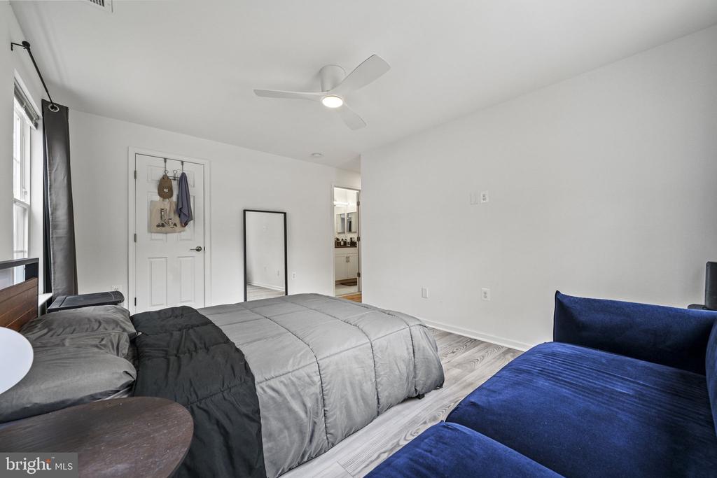6425 RICHMOND HIGHWAY 201