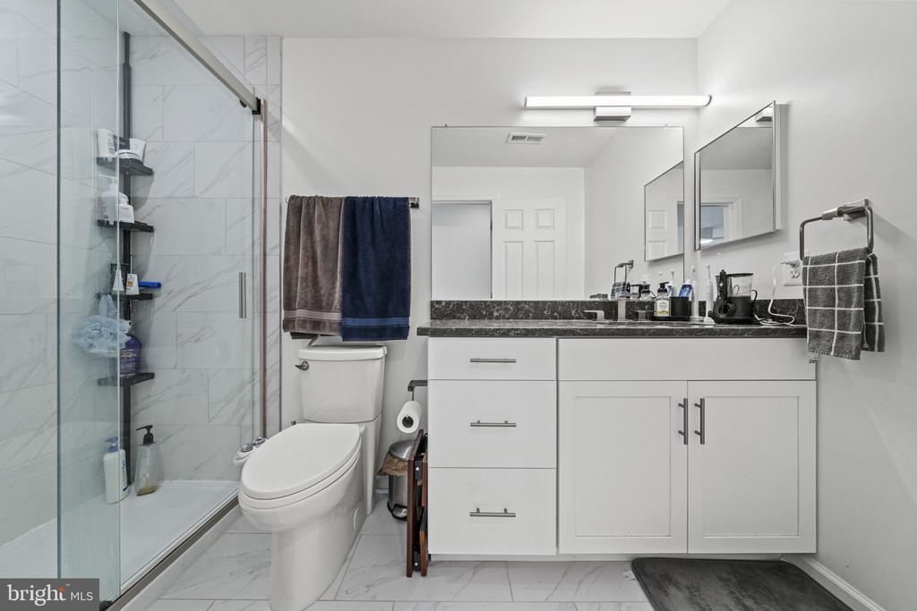 6425 RICHMOND HIGHWAY 201