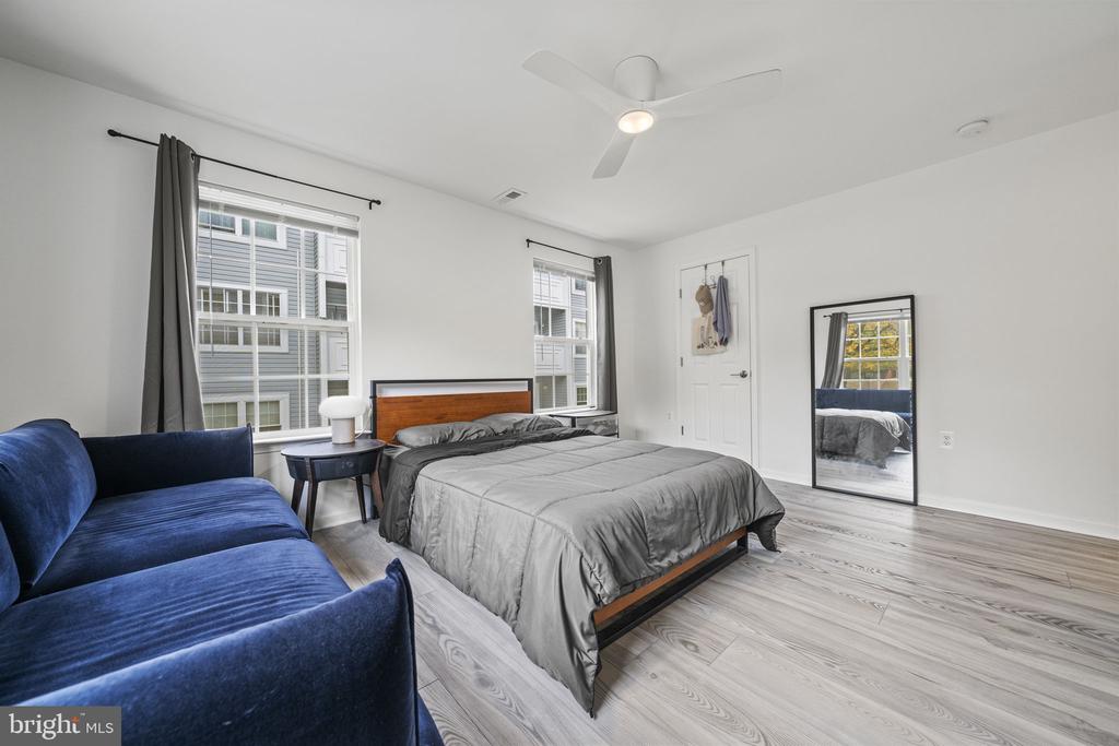 6425 RICHMOND HIGHWAY 201