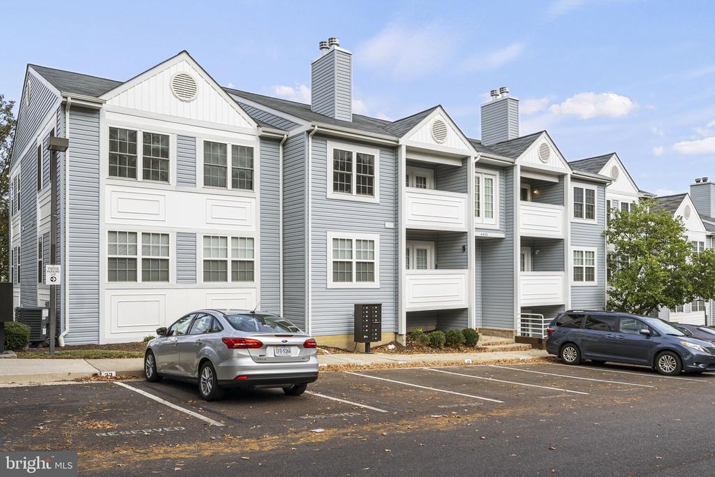 6425 RICHMOND HIGHWAY 201