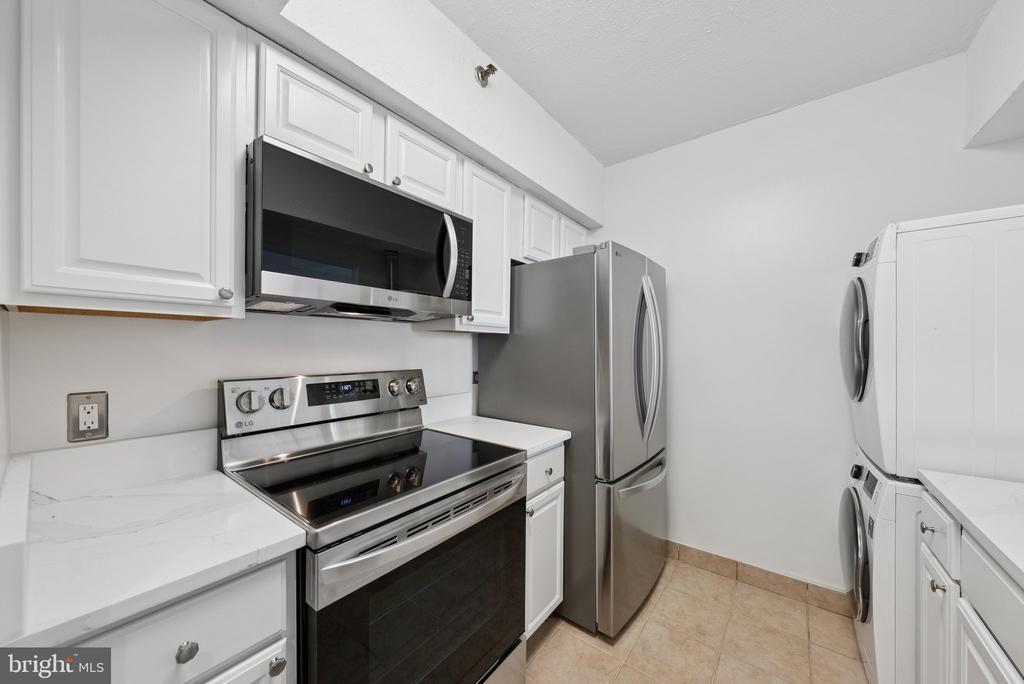 5505 SEMINARY ROAD 1608N