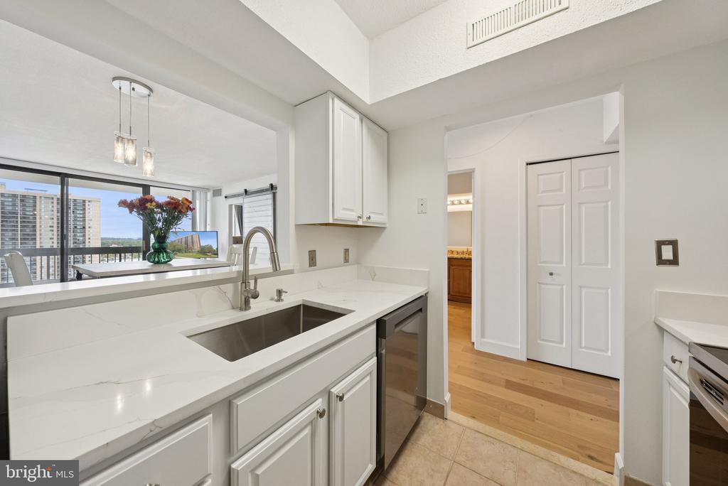 5505 SEMINARY ROAD 1608N