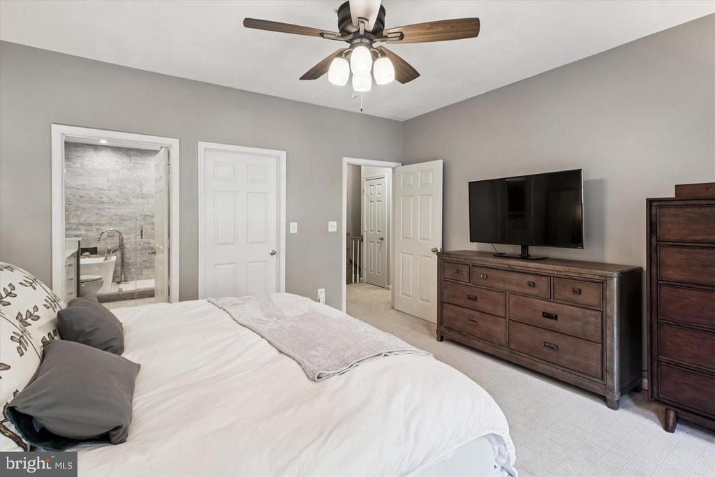 2663 MANHATTAN PLACE 310