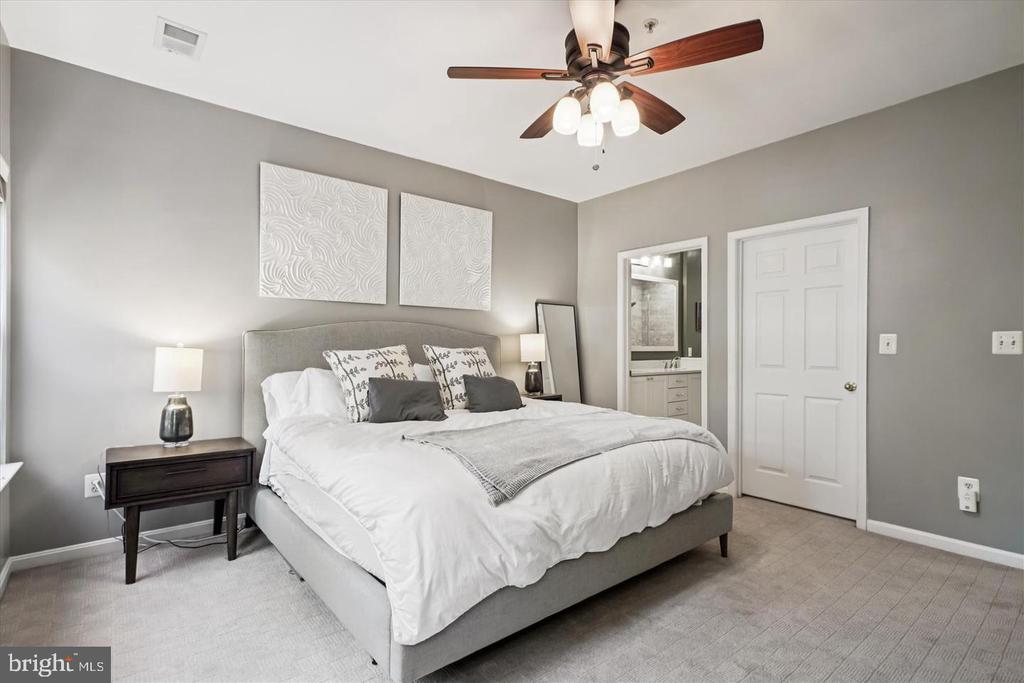 2663 MANHATTAN PLACE 310