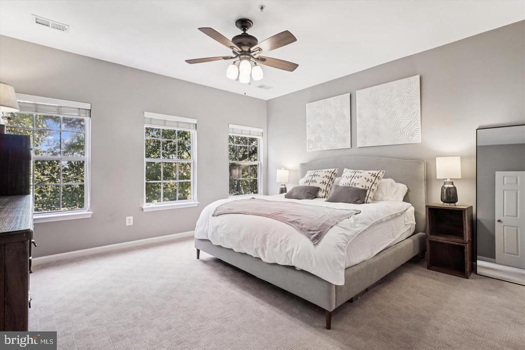 2663 MANHATTAN PLACE 310