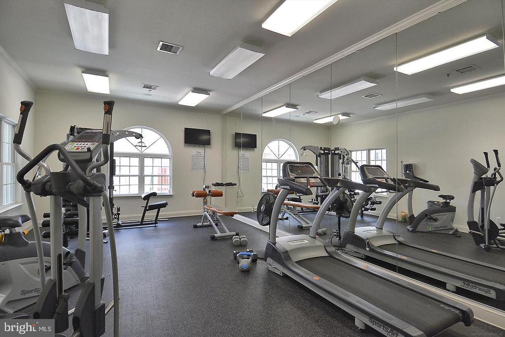 2663 MANHATTAN PLACE 310