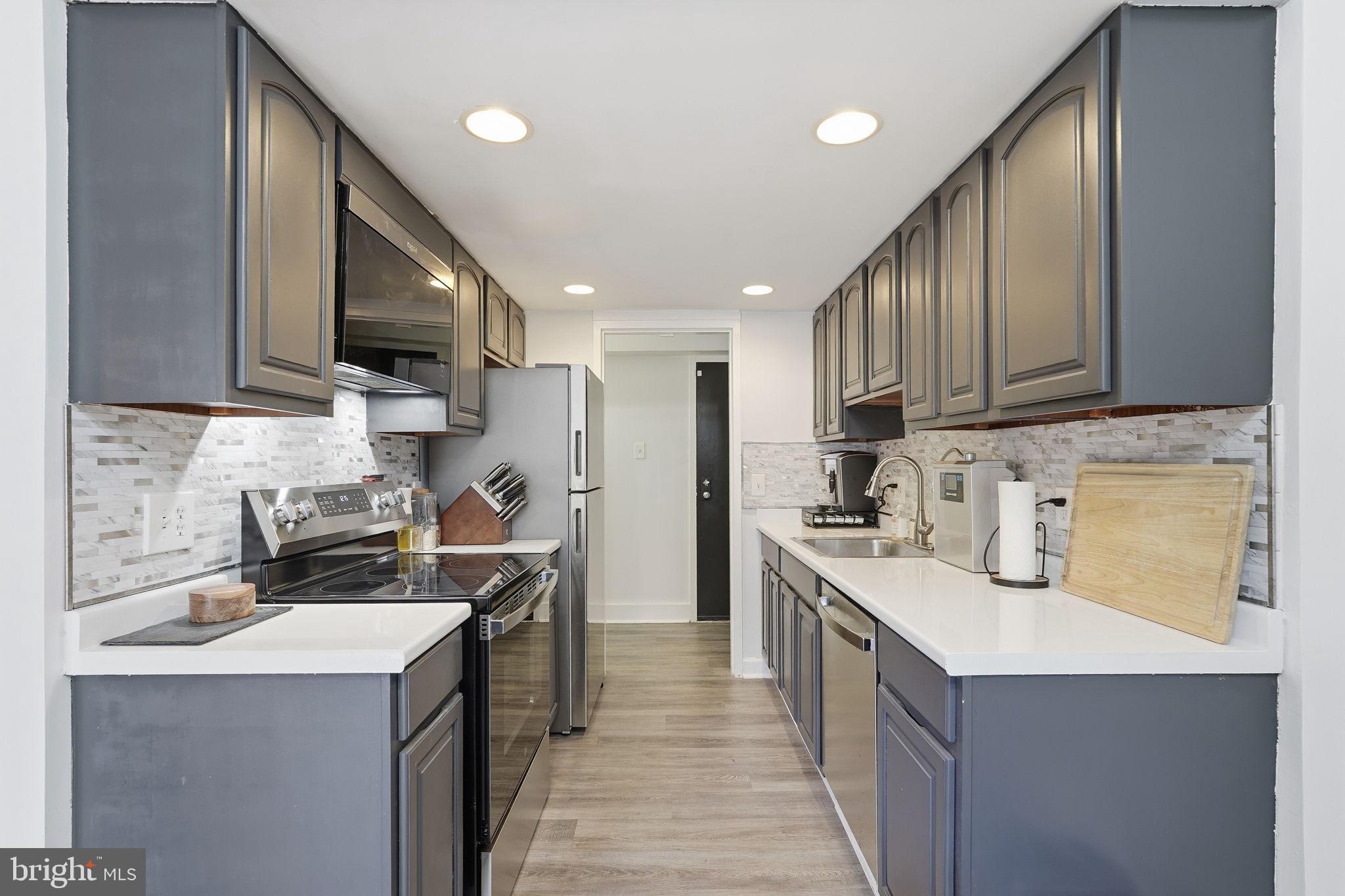 11647 STONEVIEW SQUARE 88/2B
