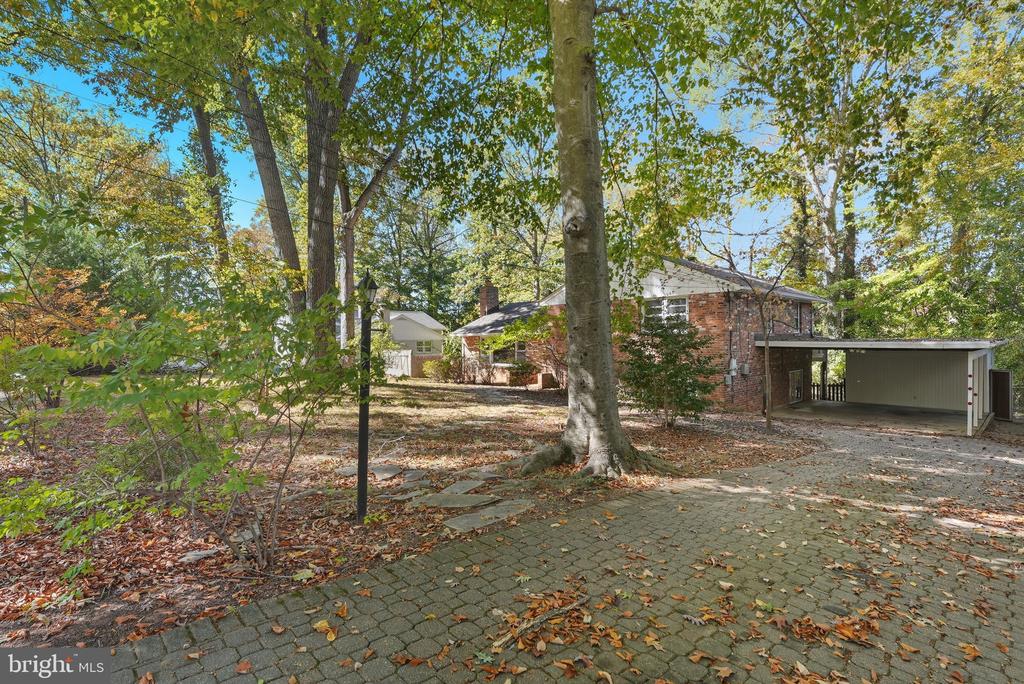 2904 SWANEE LANE