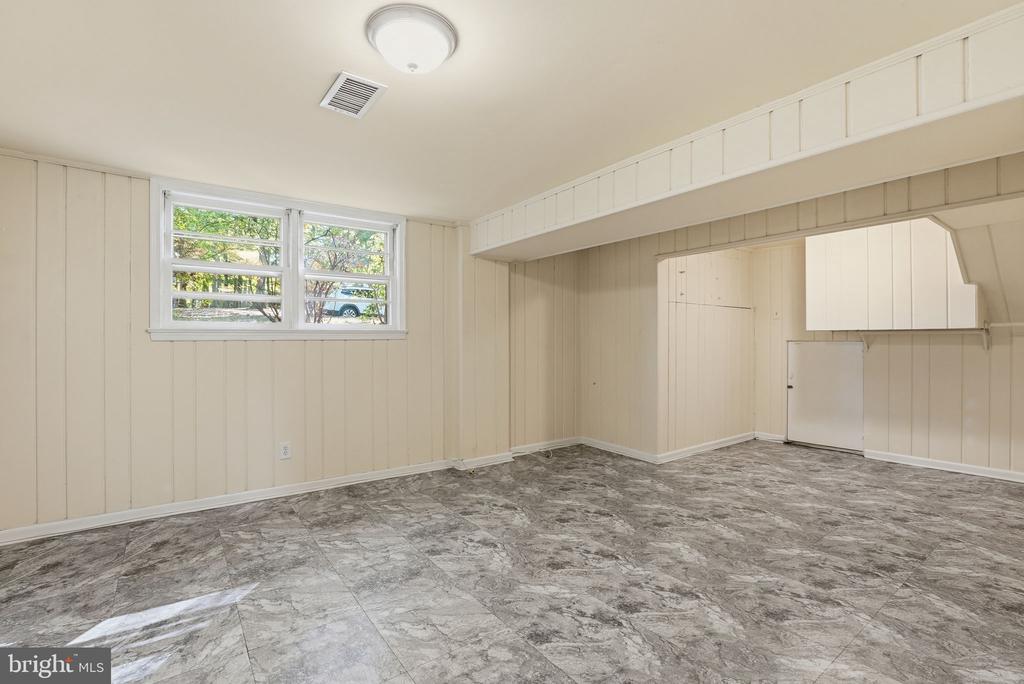 2904 SWANEE LANE