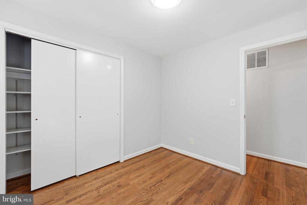 2904 SWANEE LANE