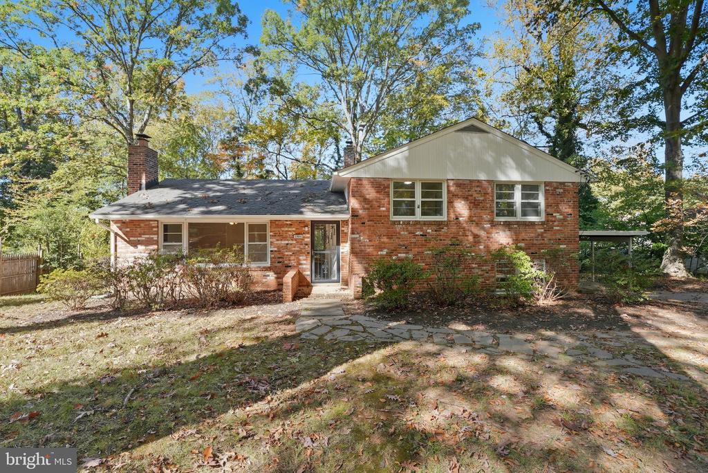 2904 SWANEE LANE