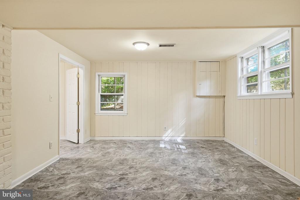 2904 SWANEE LANE