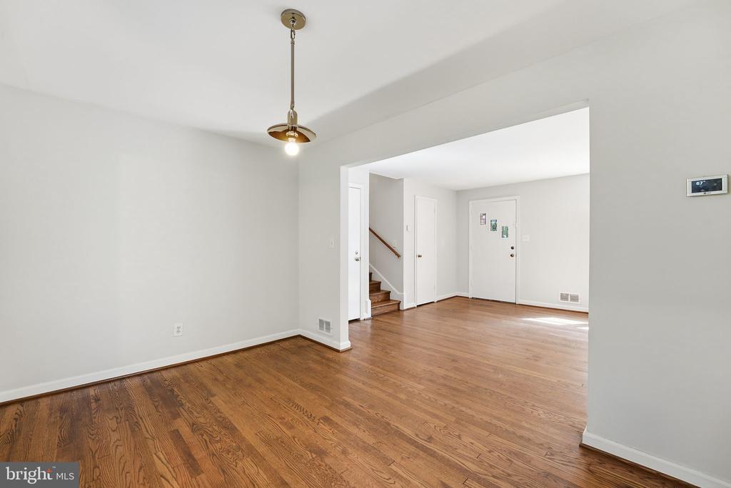 2904 SWANEE LANE