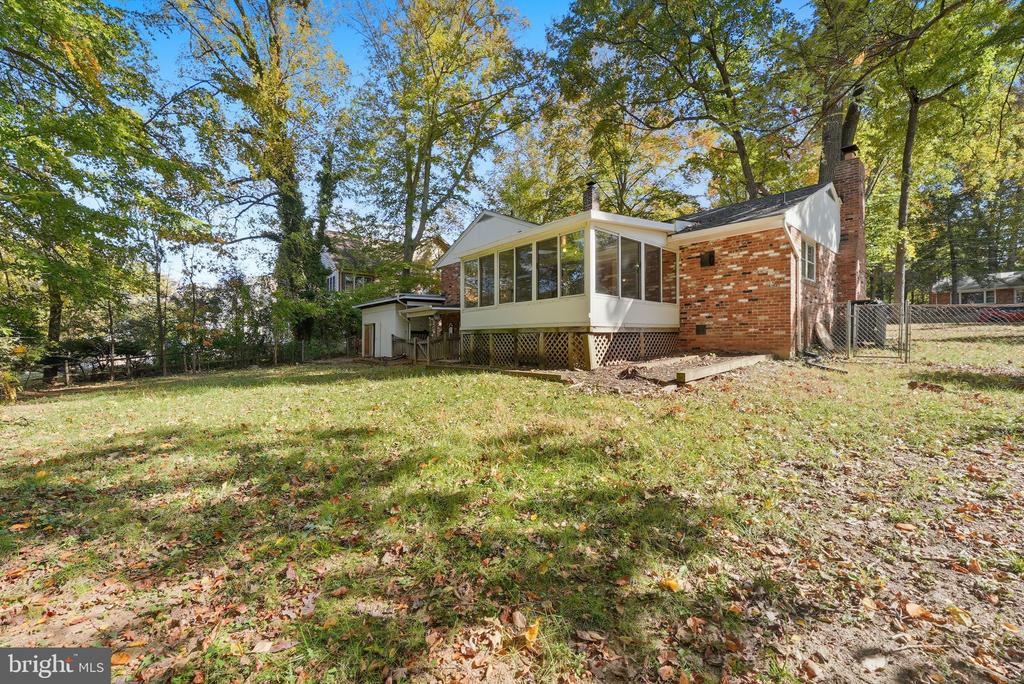 2904 SWANEE LANE