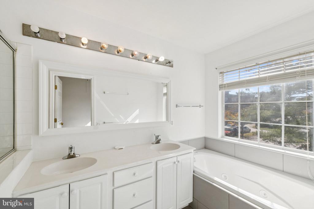 1185 CYPRESS TREE PLACE