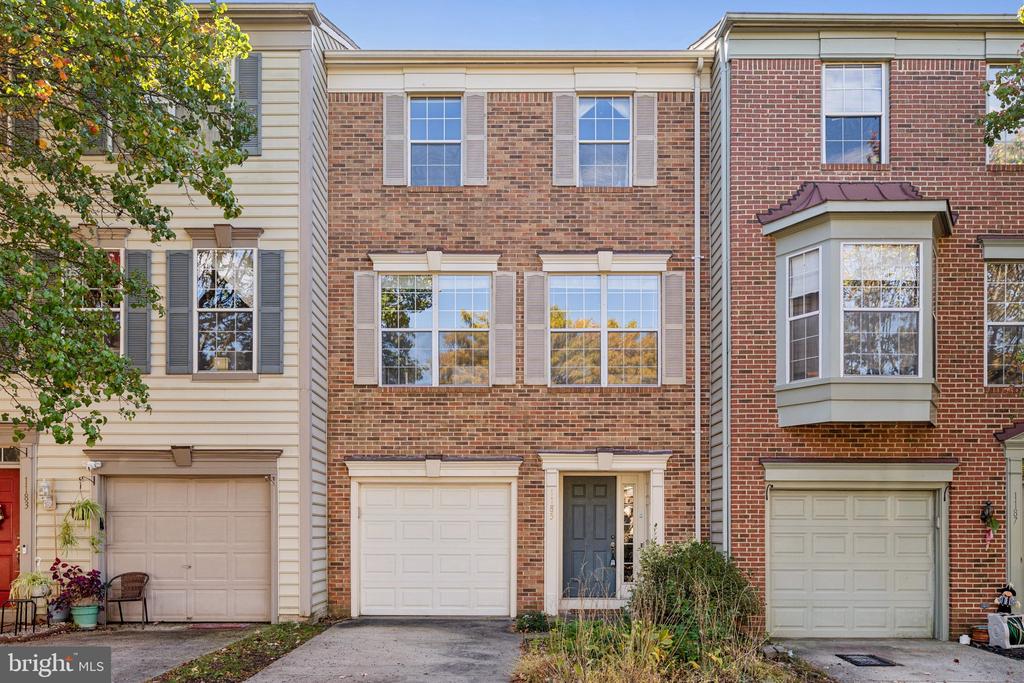 1185 CYPRESS TREE PLACE
