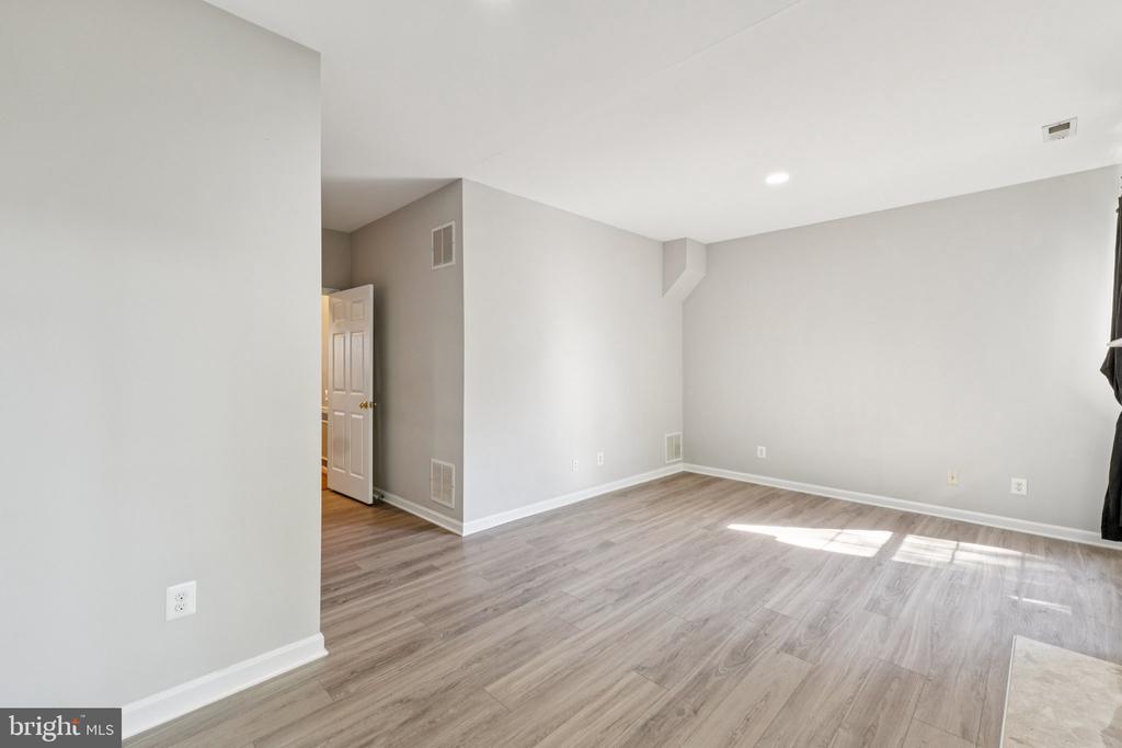 1185 CYPRESS TREE PLACE