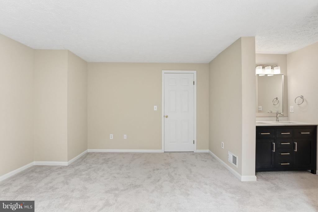 1118 CASPER DRIVE
