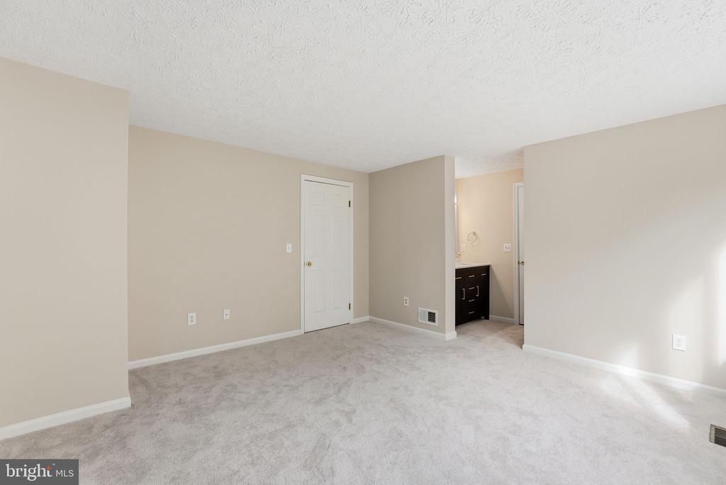 1118 CASPER DRIVE