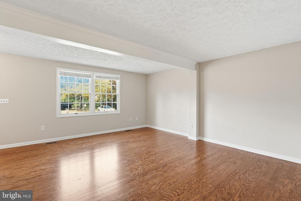 1118 CASPER DRIVE