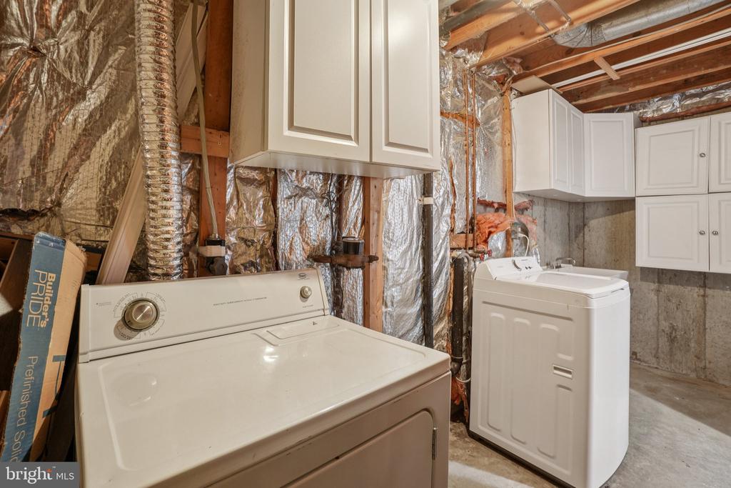 8474 SUGAR CREEK LANE