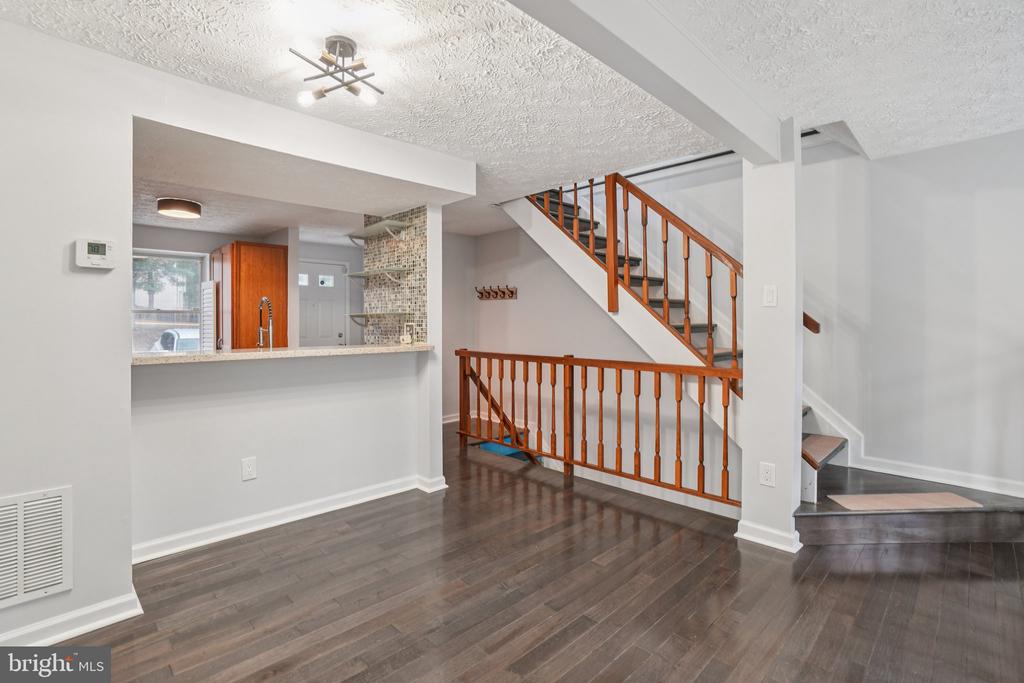 8474 SUGAR CREEK LANE