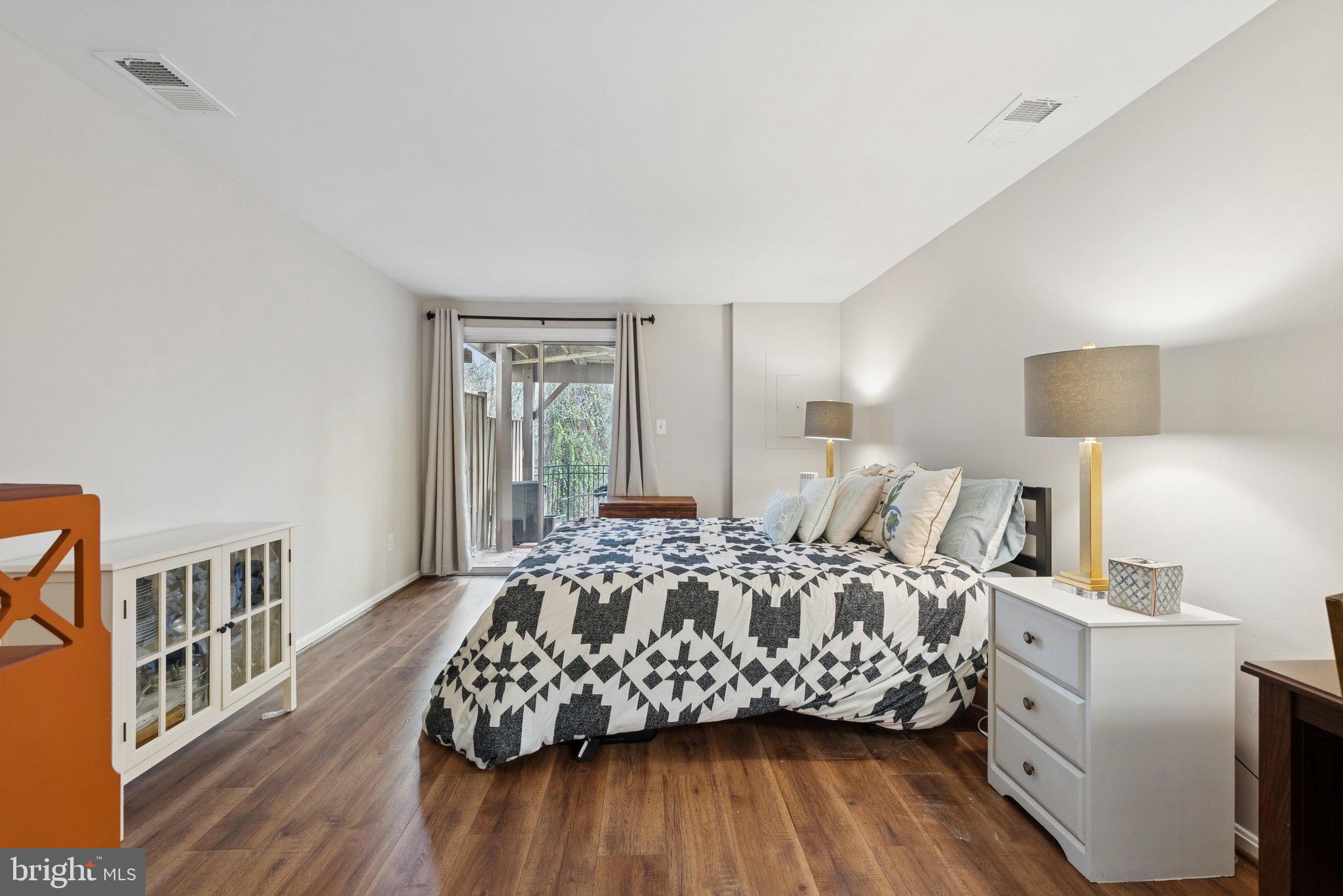 7307 CASTLEBERG COURT