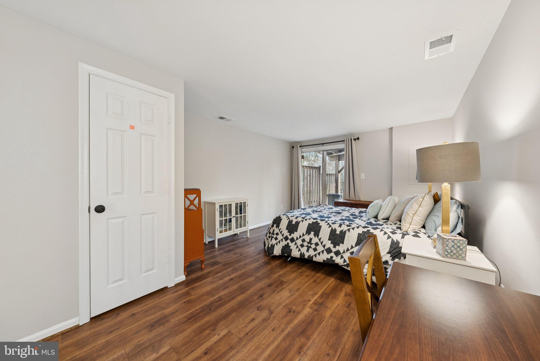 7307 CASTLEBERG COURT