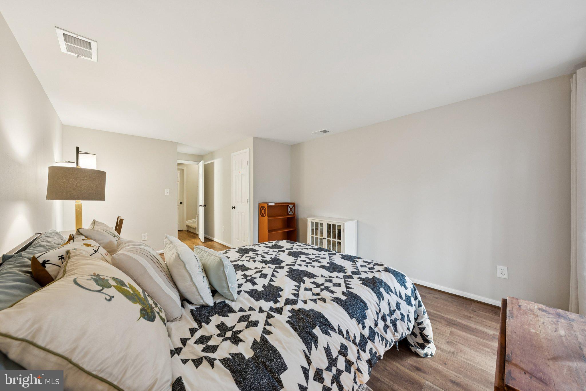 7307 CASTLEBERG COURT