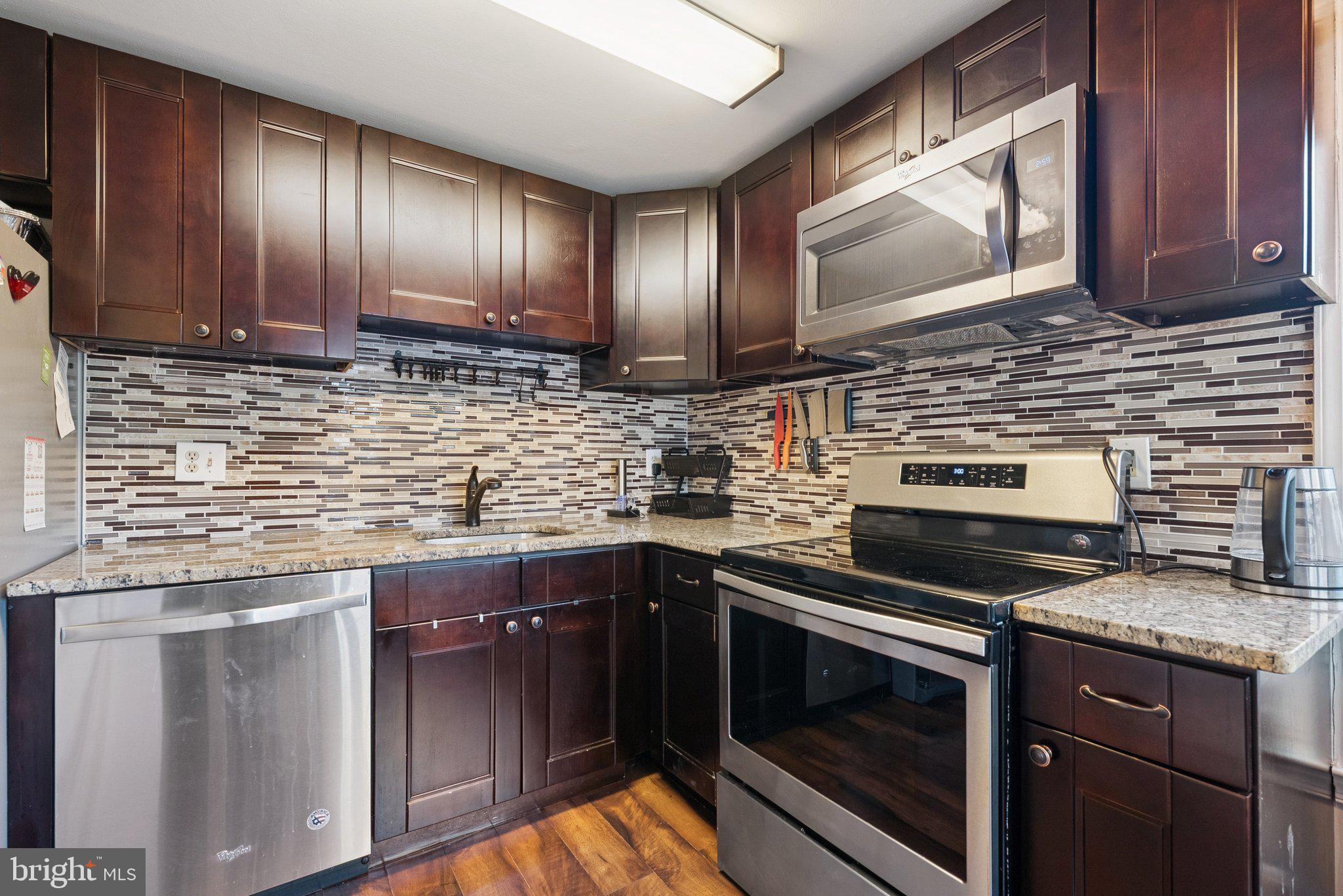 7307 CASTLEBERG COURT