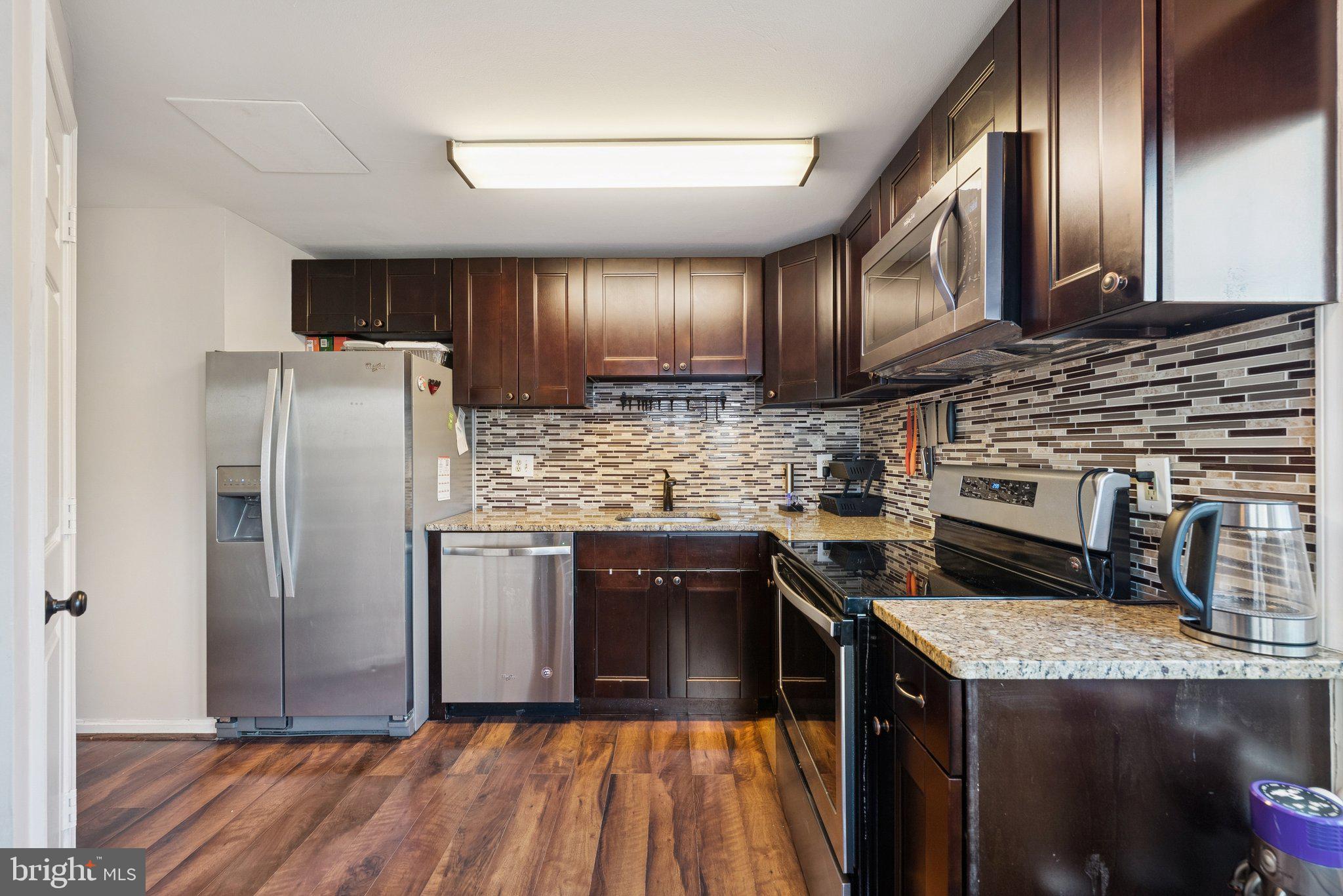 7307 CASTLEBERG COURT