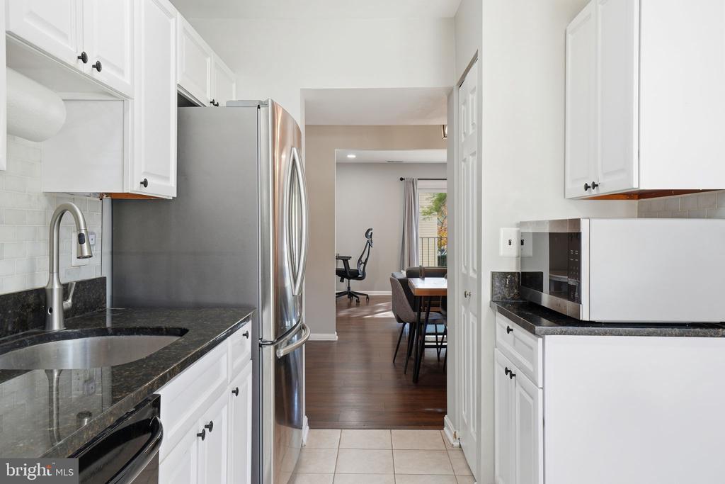 9175 BROKEN OAK PLACE 39B