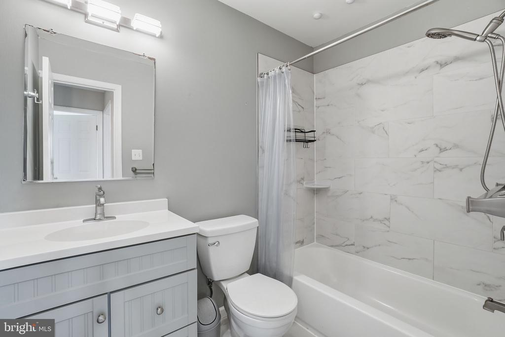 9175 BROKEN OAK PLACE 39B