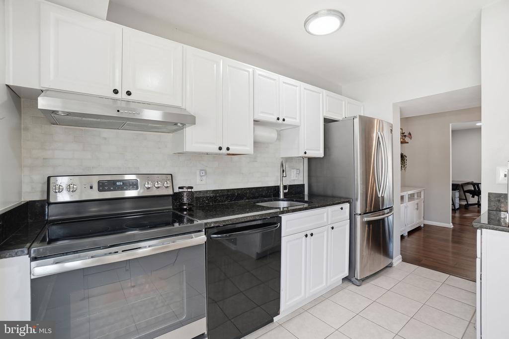 9175 BROKEN OAK PLACE 39B