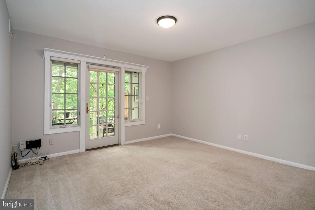 5907 KINGSFORD ROAD G 400