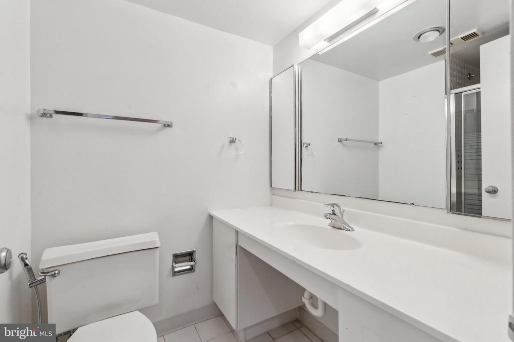 8340 GREENSBORO DRIVE 401