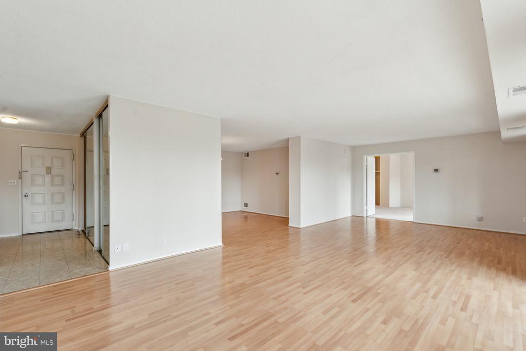 8340 GREENSBORO DRIVE 401