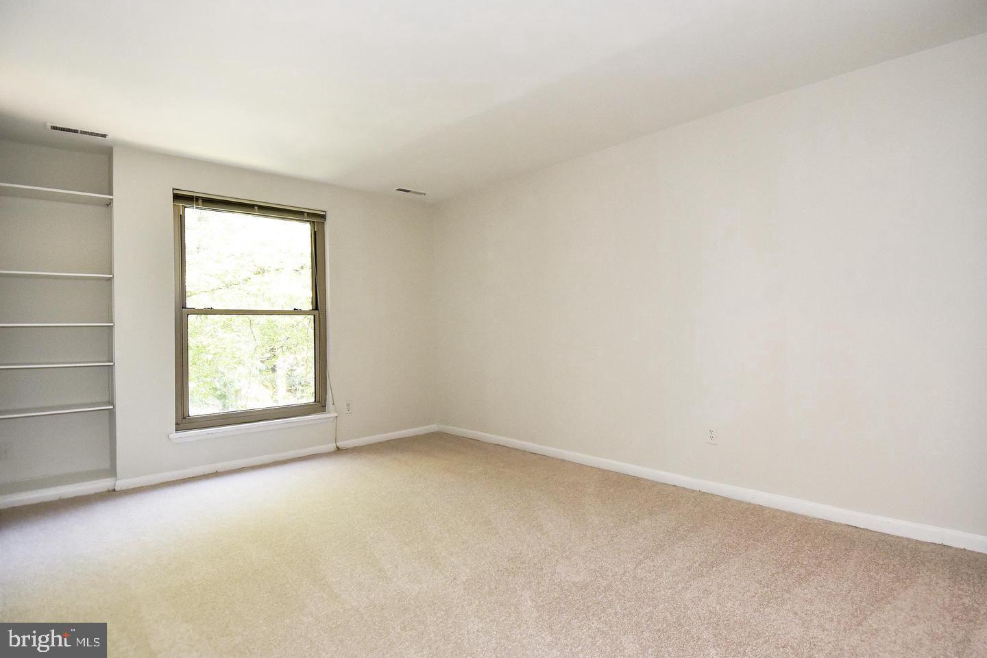 3302 WOODBURN VILLAGE DRIVE 23