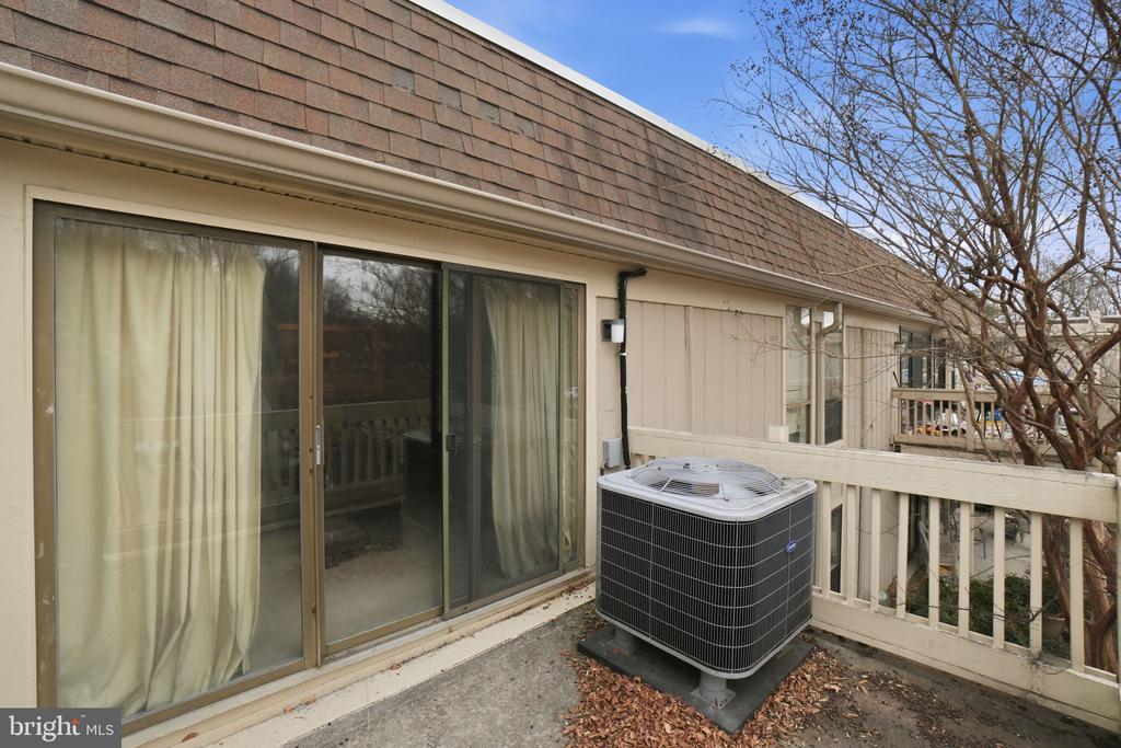 5772 REXFORD COURT G