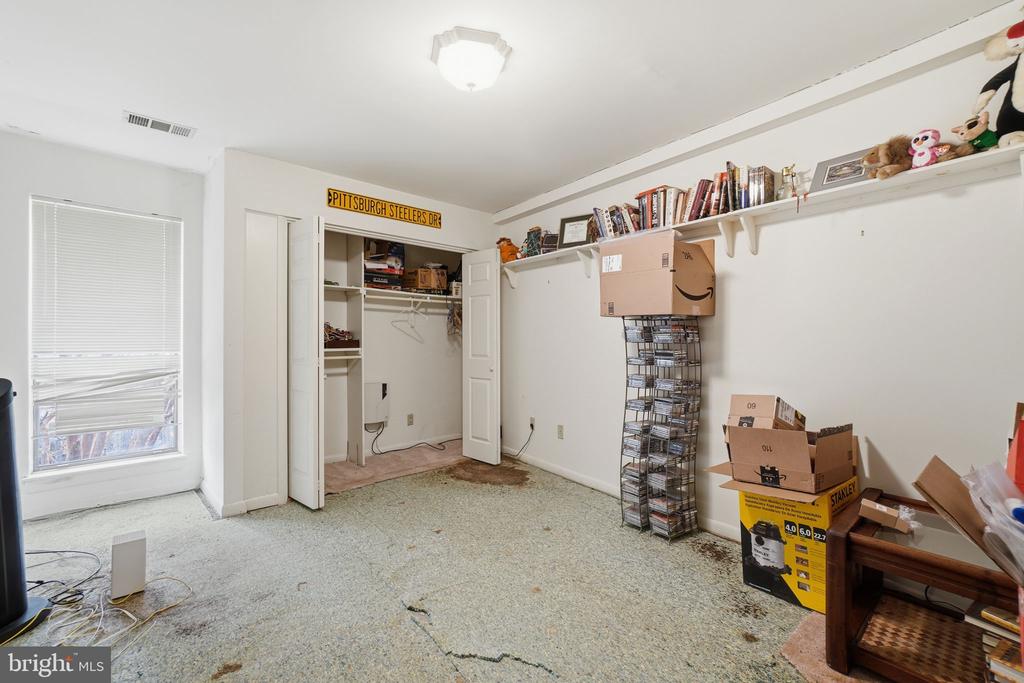 5772 REXFORD COURT G