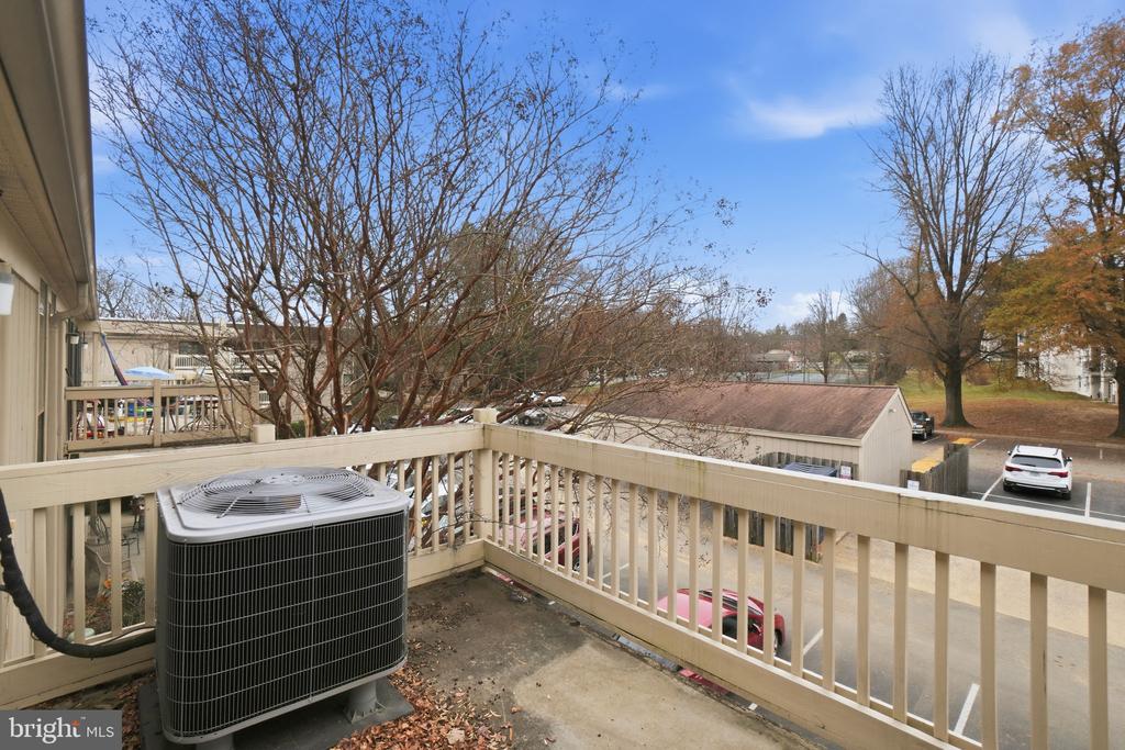 5772 REXFORD COURT G