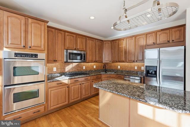 7976 VIGNE COURT