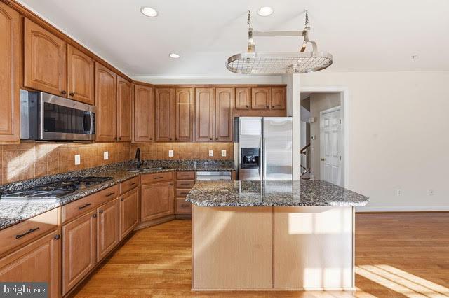 7976 VIGNE COURT